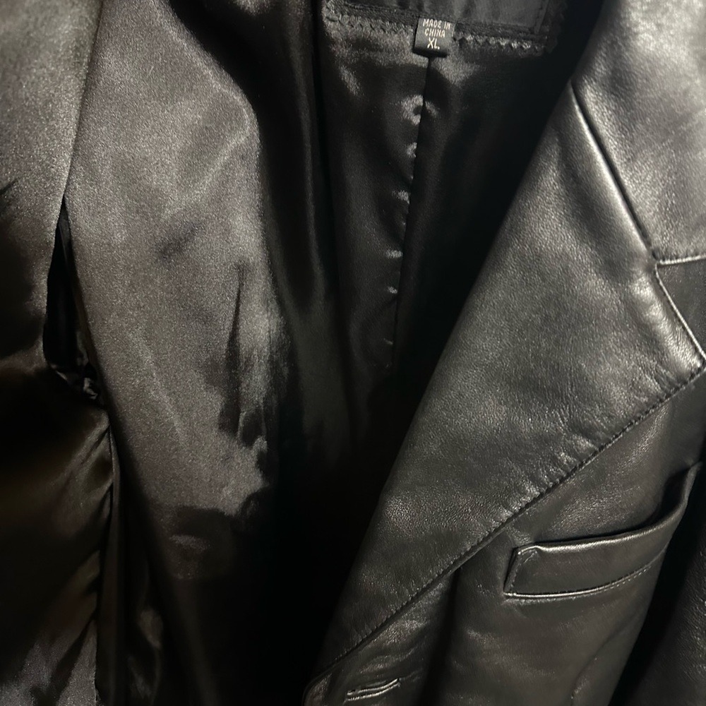 Antique leather jacket - Picture 2 of 3